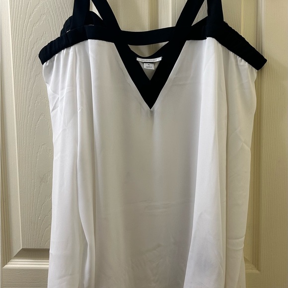 NWT Brannan Strappy of the shoulder blouse - Picture 4 of 7